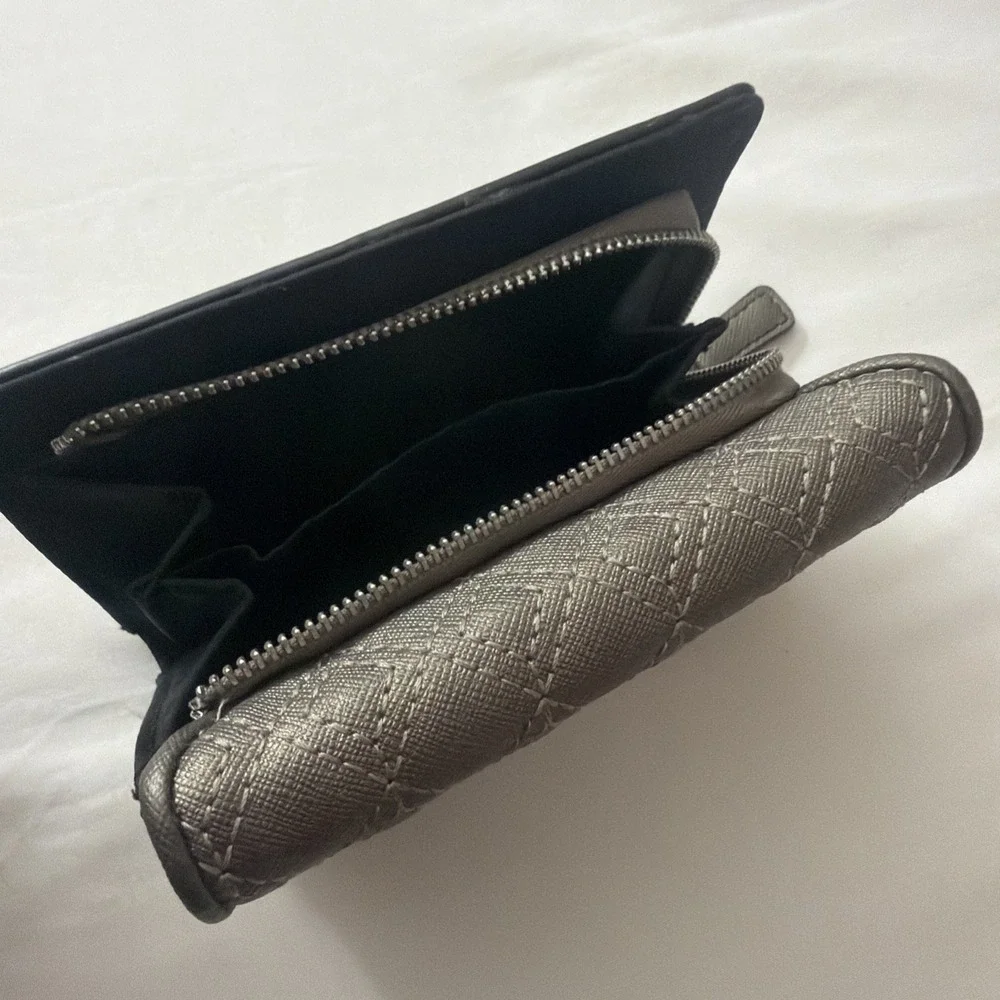 Liz Claiborne Wallet Envelope Clutch Silver Cute Purse Clutch‎ Wallets Women's